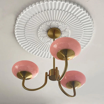 Lysekrone i retro glamour-stil med kugleformede skærme