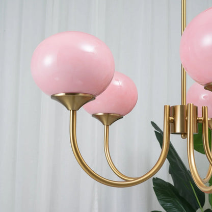 Lysekrone i retro glamour-stil med kugleformede skærme