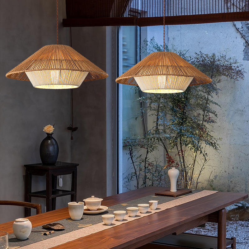Flettet rattan pendellampe i japandi boho-stil