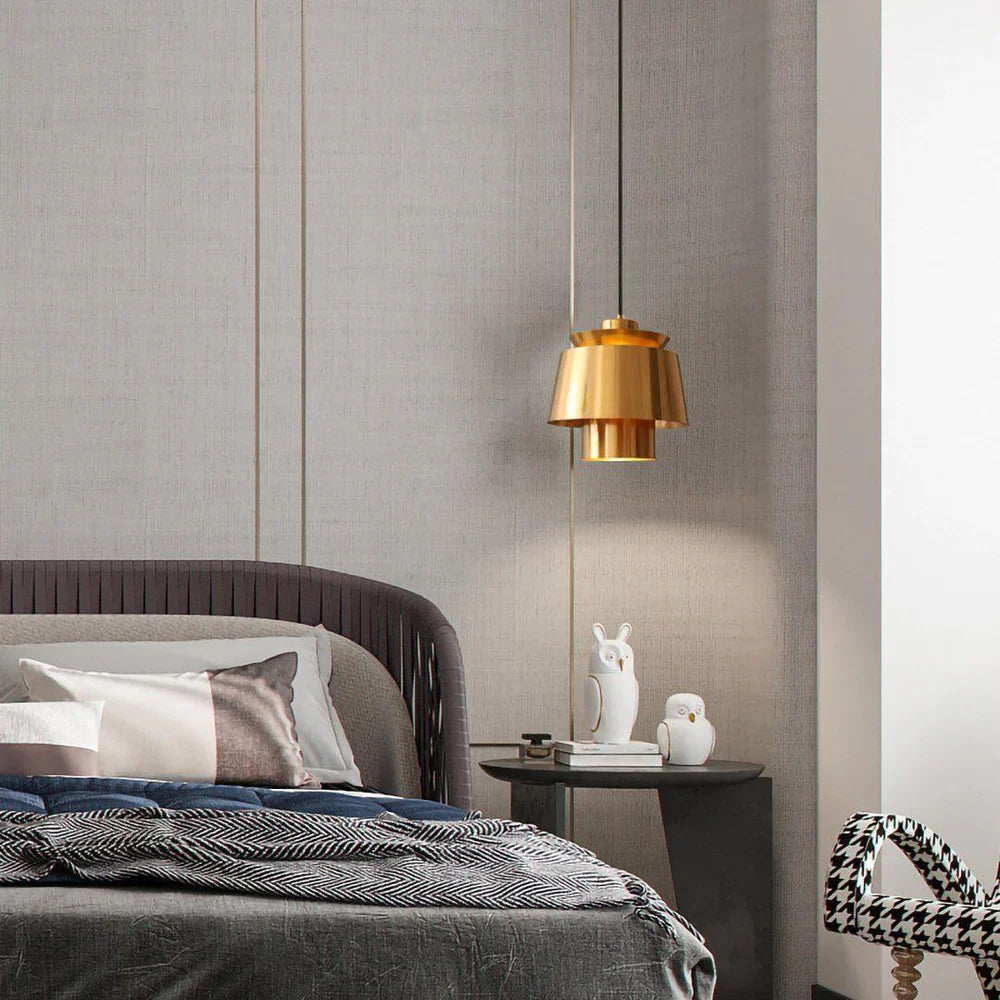 Moderne pendellampe med metalskærm