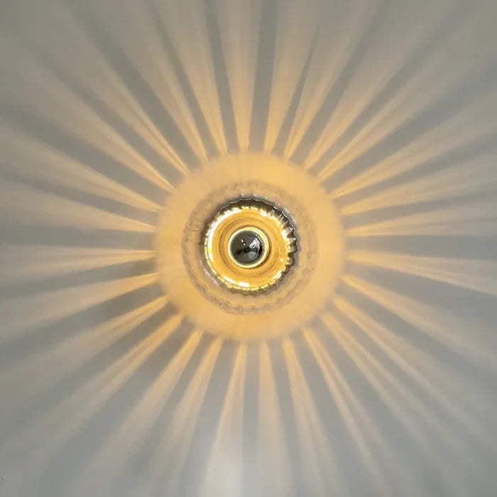 Elegant loftlampe i glas med krystaldesign