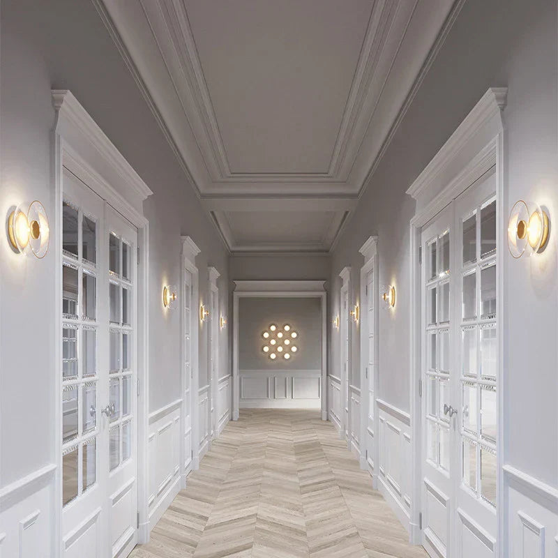 Moderne væglampe med rund glasskærm
