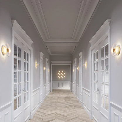 Moderne væglampe med rund glasskærm