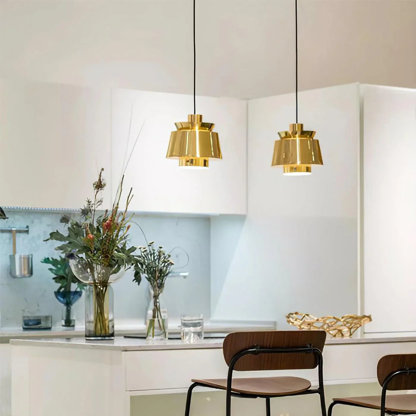 Moderne pendellampe med metalskærm