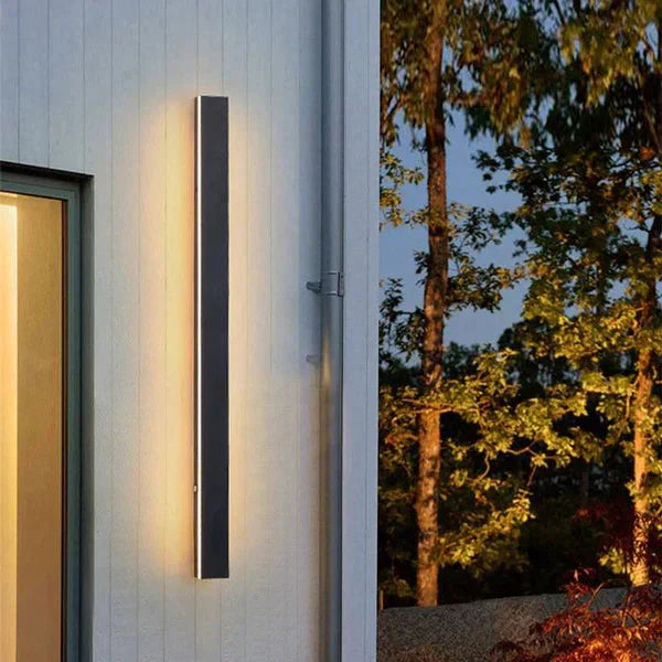 Moderne vertikal LED-væglampe til facade