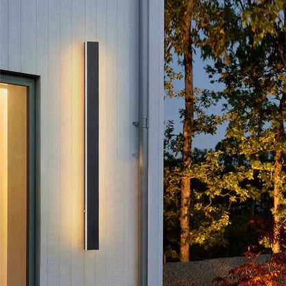 Moderne vertikal LED-væglampe til facade