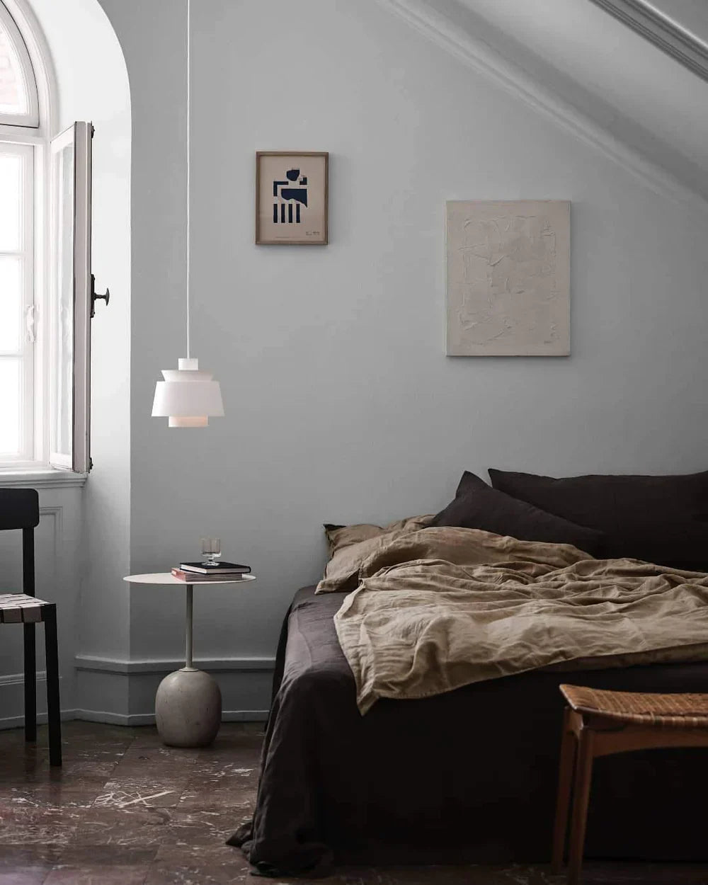 Moderne pendellampe med metalskærm