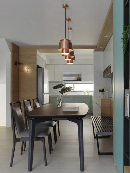 Moderne pendellampe med metalskærm