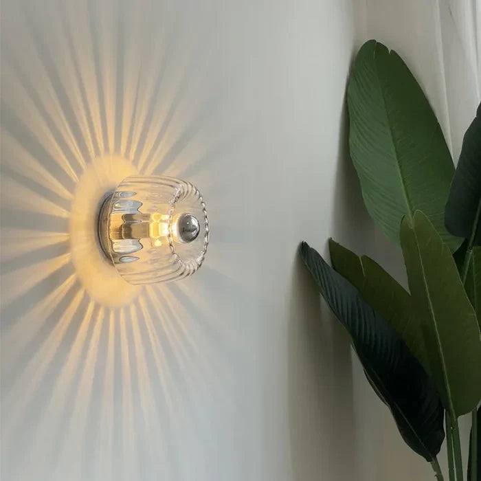 Elegant loftlampe i glas med krystaldesign