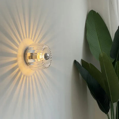 Elegant loftlampe i glas med krystaldesign