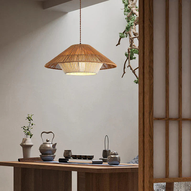 Flettet rattan pendellampe i japandi boho-stil