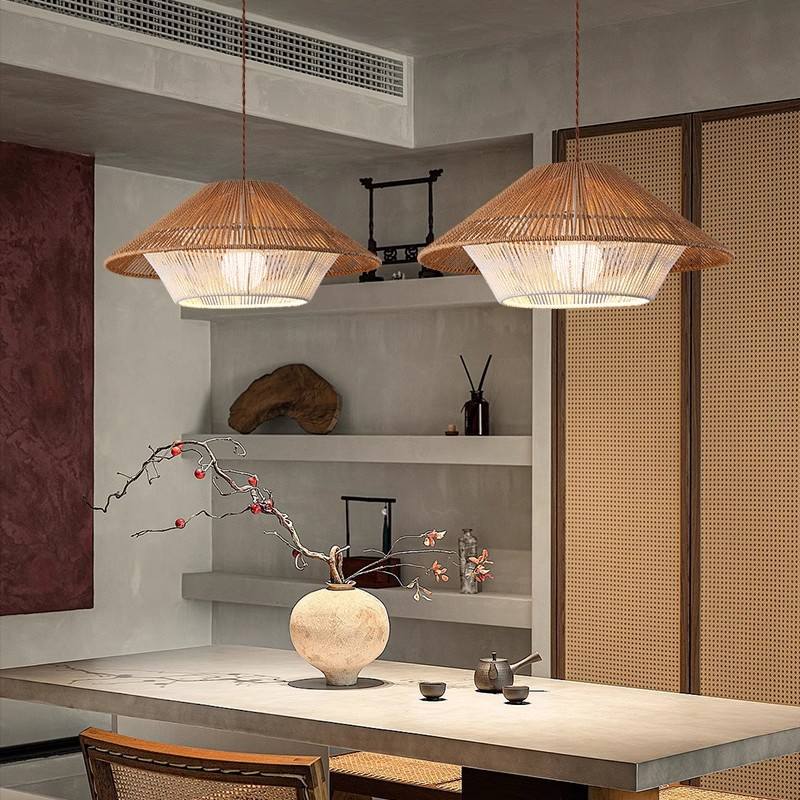 Flettet rattan pendellampe i japandi boho-stil