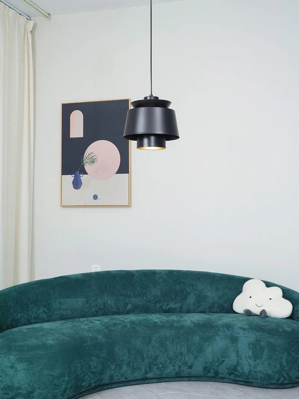 Moderne pendellampe med metalskærm