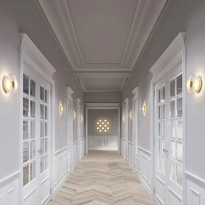Moderne væglampe med rund glasskærm