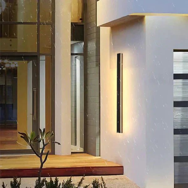 Moderne vertikal LED-væglampe til facade
