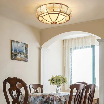 Klassisk loftlampe i retrostil med glas og messing