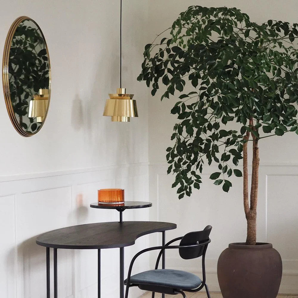 Moderne pendellampe med metalskærm