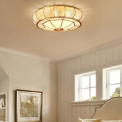 Klassisk loftlampe i retrostil med glas og messing