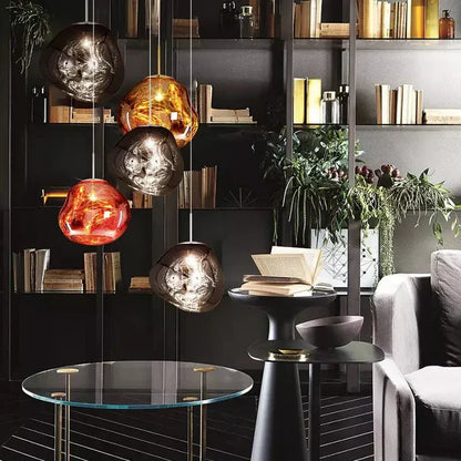 Designerpendellampe med smeltet kugle-design