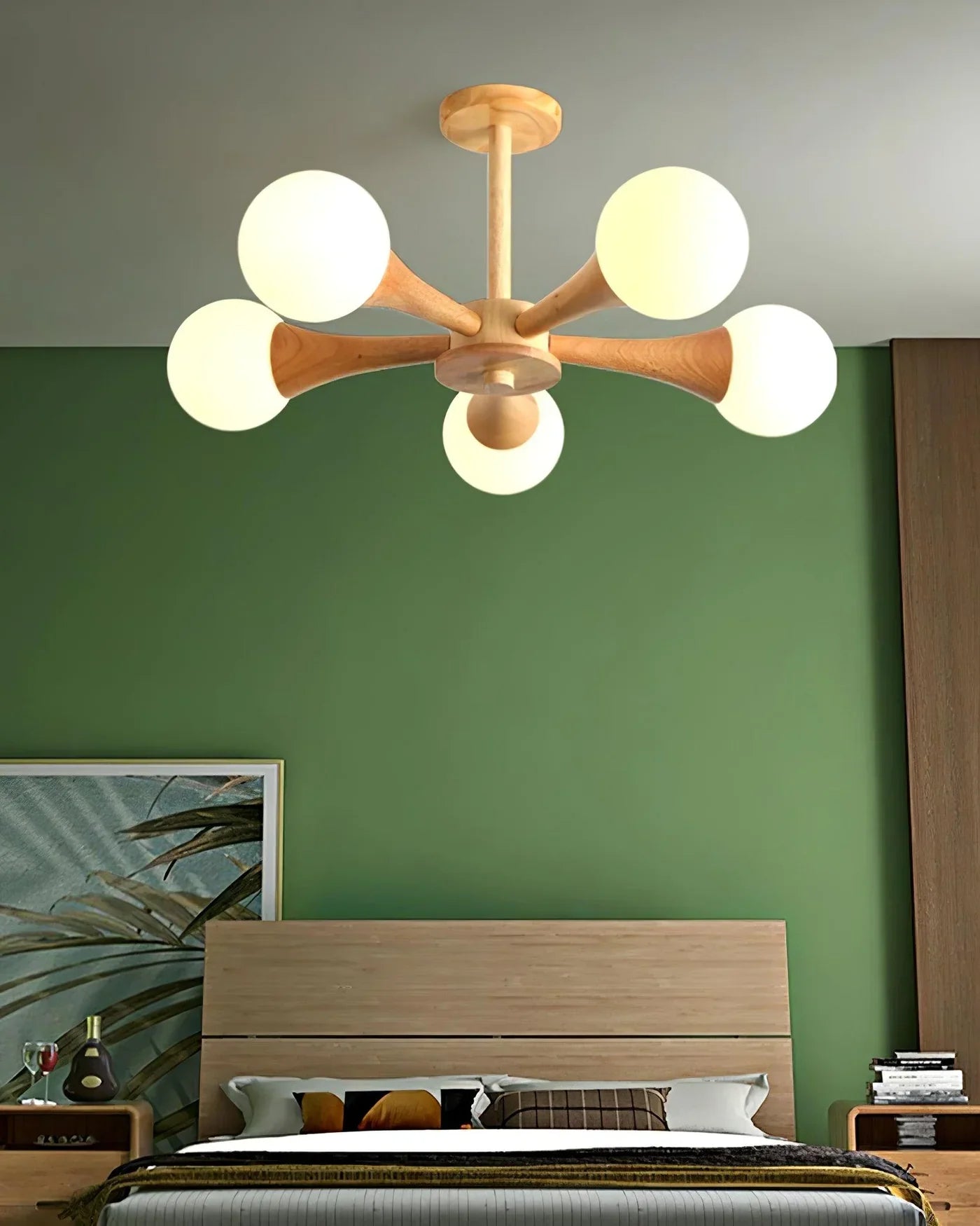 Moderne loftlampe med træarme og kugleformede skærme