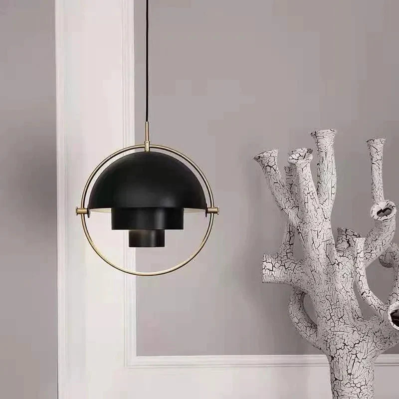 Designer pendellampe med metalskærm og dekorativ ring