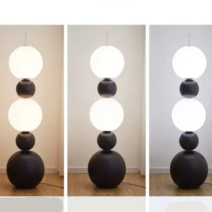Moderne gulvlampe med kugledesign