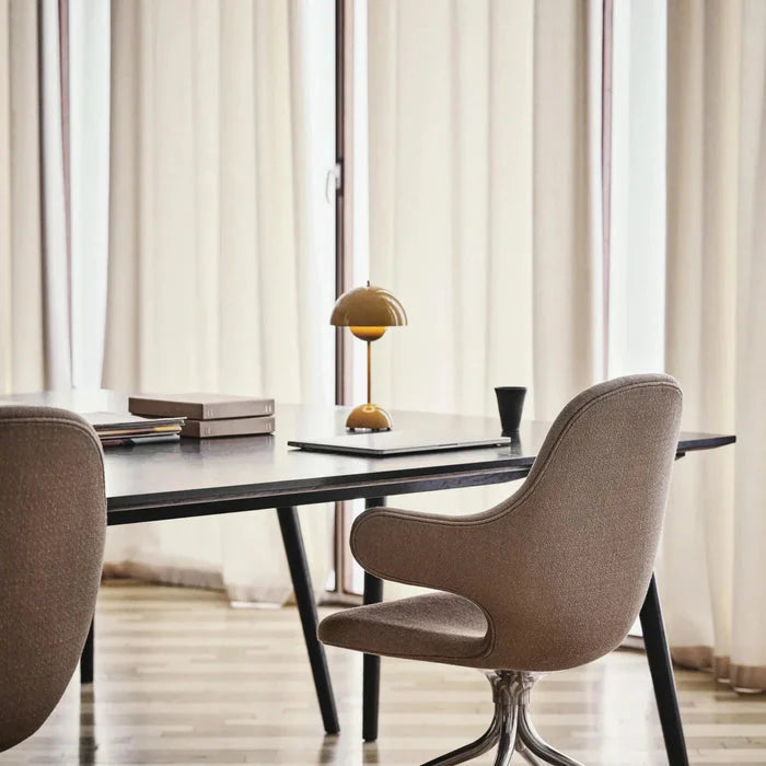 Trådløs bordlampe i minimalistisk design