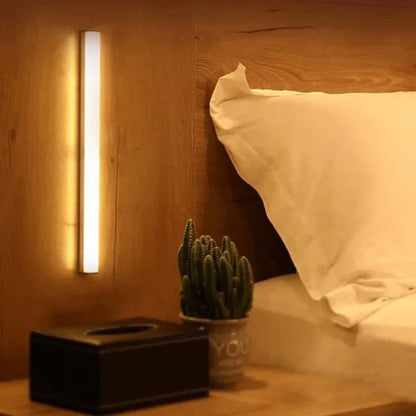 Trådløs LED-lampe med bevægelsessensor