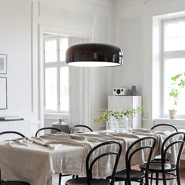 Moderne LED-pendellampe i diskform
