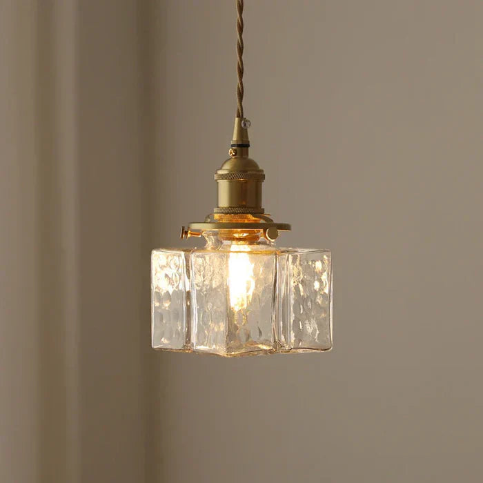 Vintage pendellampe i glas med messingfinish