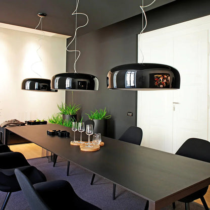 Moderne LED-pendellampe i diskform