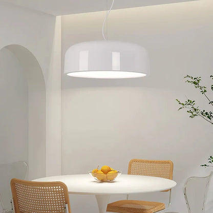 Moderne LED-pendellampe i diskform