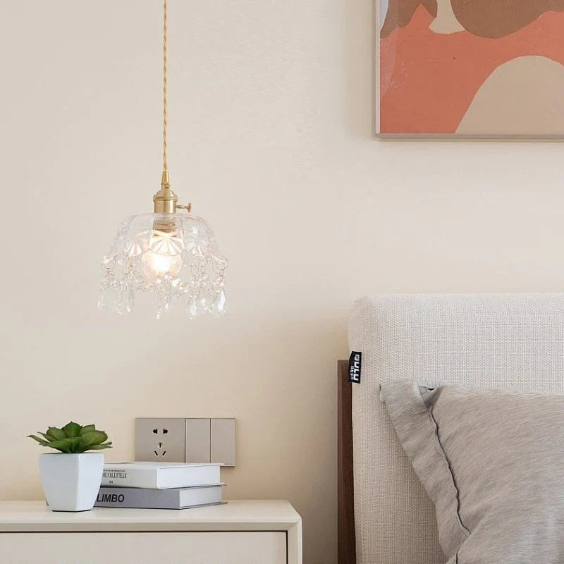 Retro pendellampe i krystalklart glas med messingfinish