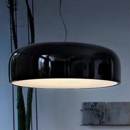 Moderne LED-pendellampe i diskform