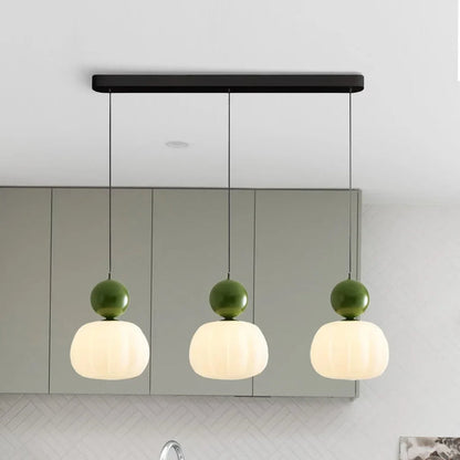 Moderne pendellampe med dekorativ kugle